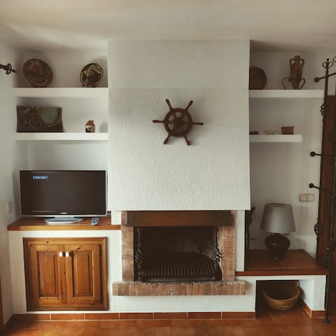 Successful Airbnb property: Apartment 200m from the sea with pool and parking in Palafrugell