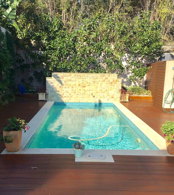 Swimming pool, with deck