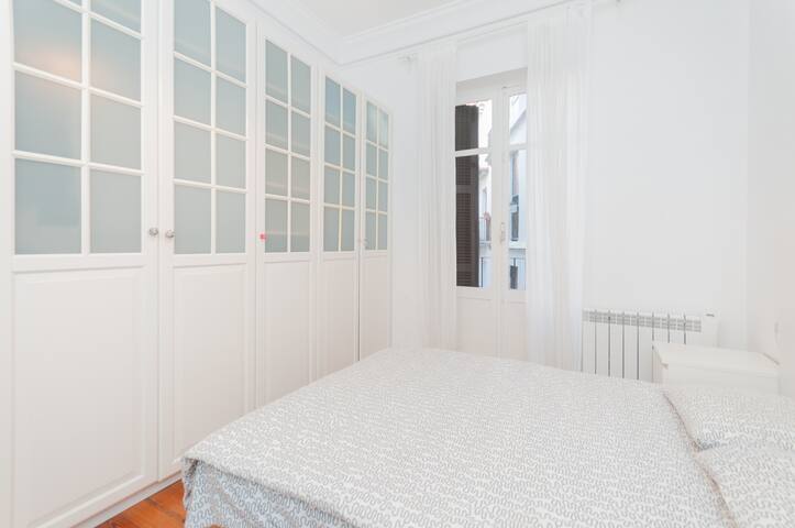 Amazing location “Peña y Goñi” family house – WIFI gallery image 2