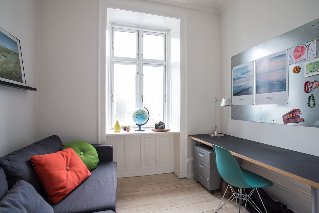Guest room and office. Here you can sit and work and take a nap when required.