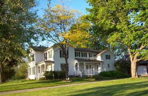 Esten-Wahl Farm - Historic Landmark Victorian Home