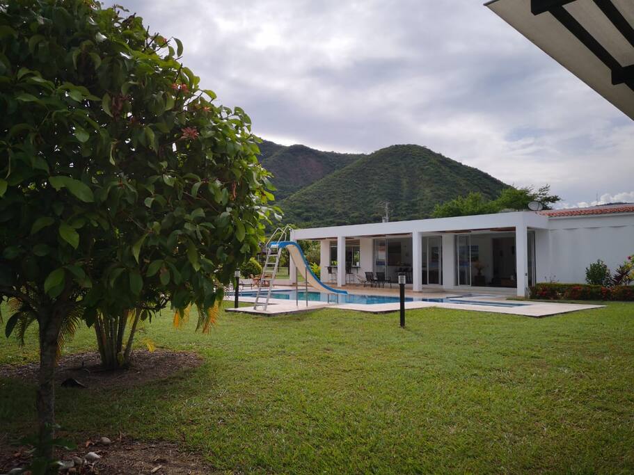 Casa de un solo piso, conectada con todos los espacios, para tener una mayor comodidad.