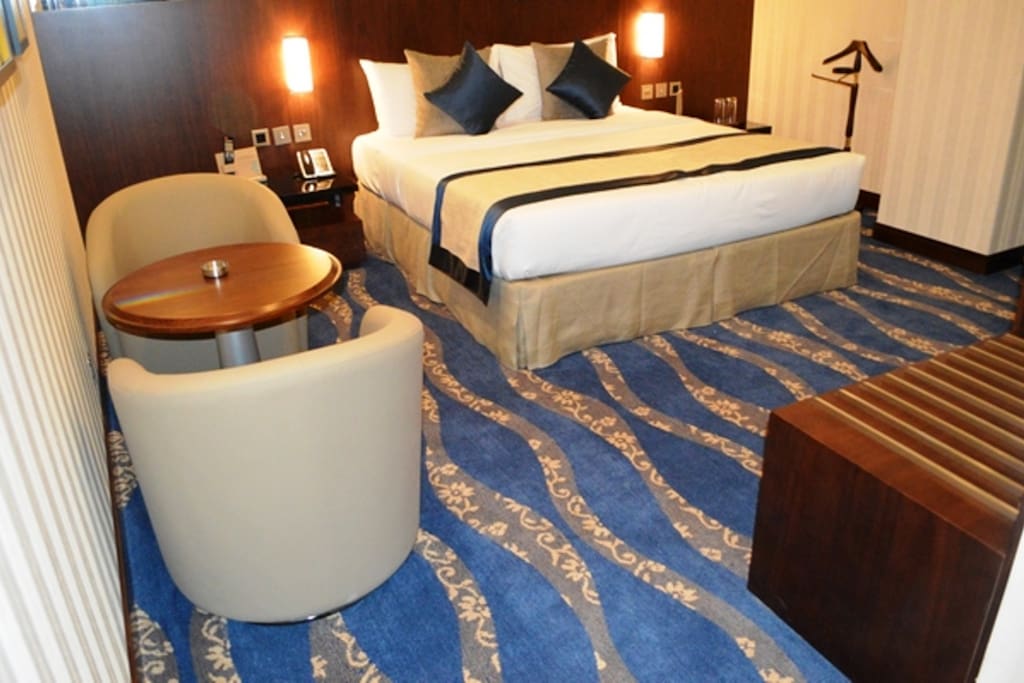 Large Kingsized Bed