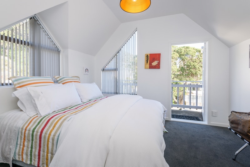 سرير سوبر كينغ فاخر وغرفة نوم رئيسية