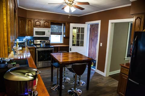 Charming Home Getaway near Sunday River & Hikes