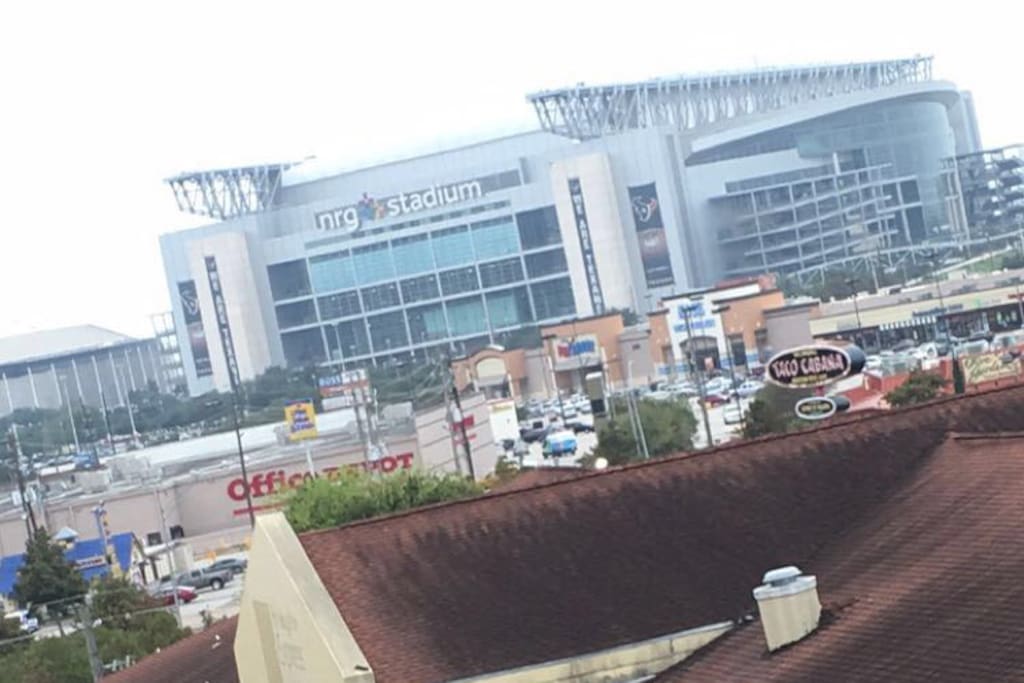 NRG Stadium Walking Distance