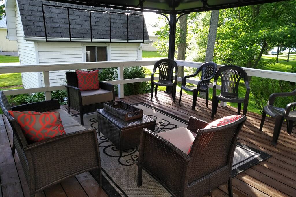 Spacious Deck and Gazebo