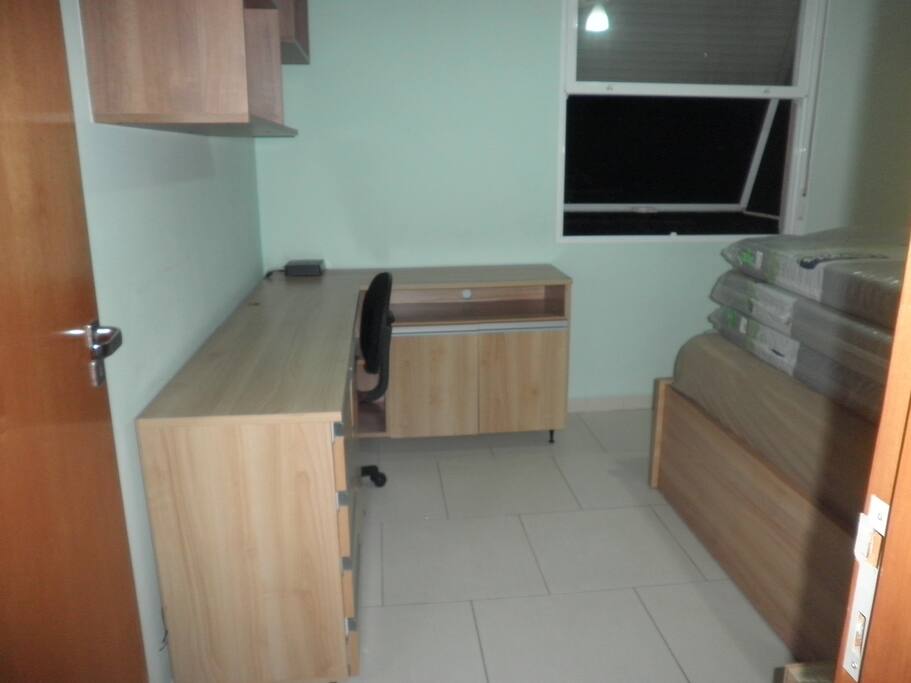 Quarto de solteiro - home office