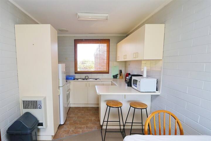One Bedroom Private Unit Next To Scullin Shops Apartments For Rent In Scullin Australian Capital Territory Australia