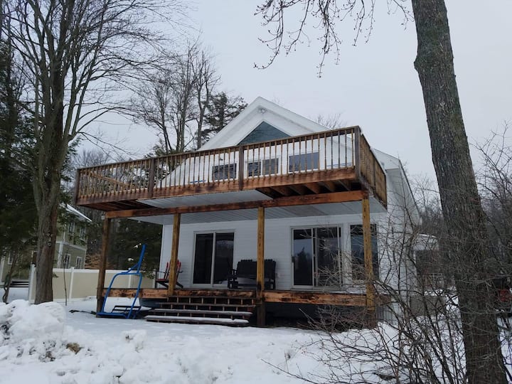 Lakefront Cottage (Dog Friendly!) Houses for Rent in Thompson