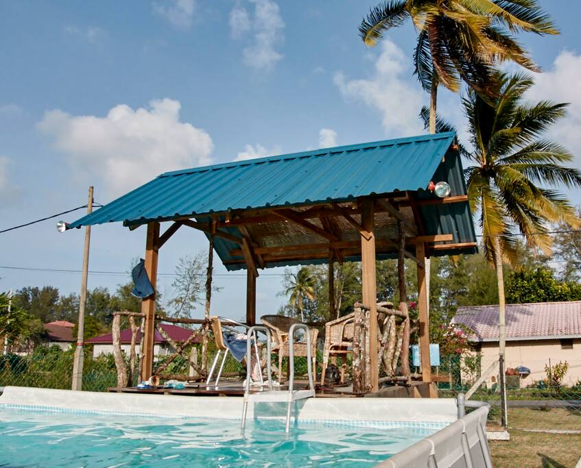 Pool shelter