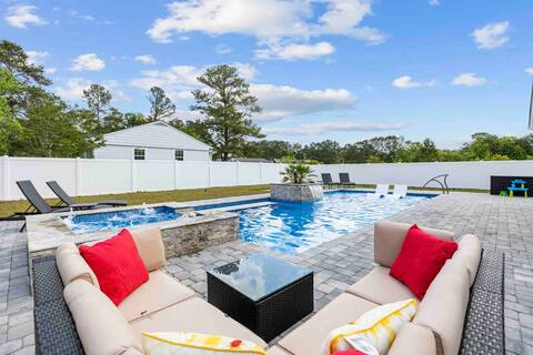 NEW HotTub-Pool- Dog friendly near beach and golf