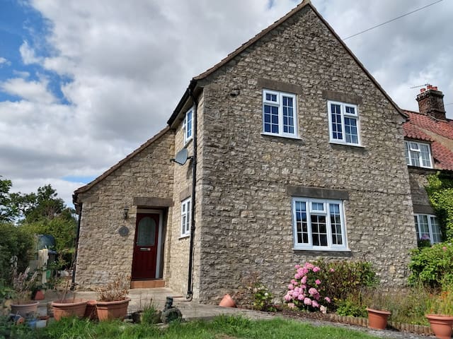 Kilburn Chicken Cottage