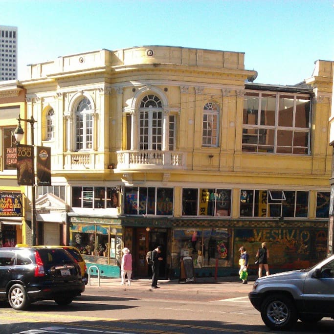 Foto de Vesuvio Cafe en Financial District