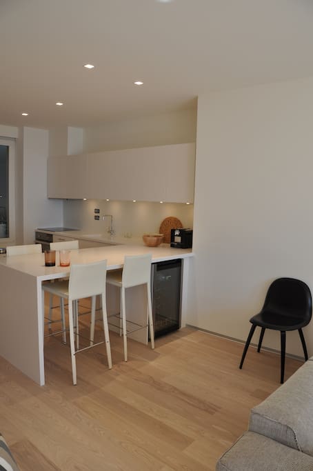 Large kitchen with all facilities, dining for 4 persons, winecarve, dishwasher