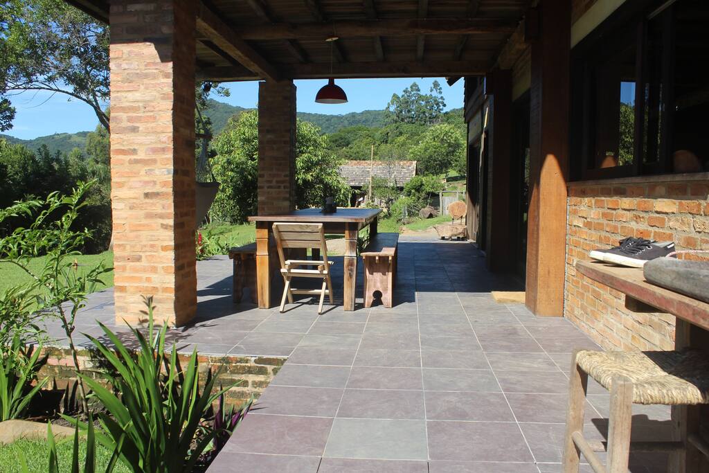 The Veranda with 14 seats table....
A varanda com mesa de 14 lugares...