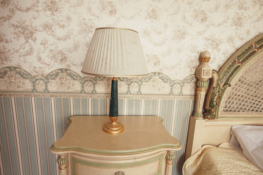 ROOM1
