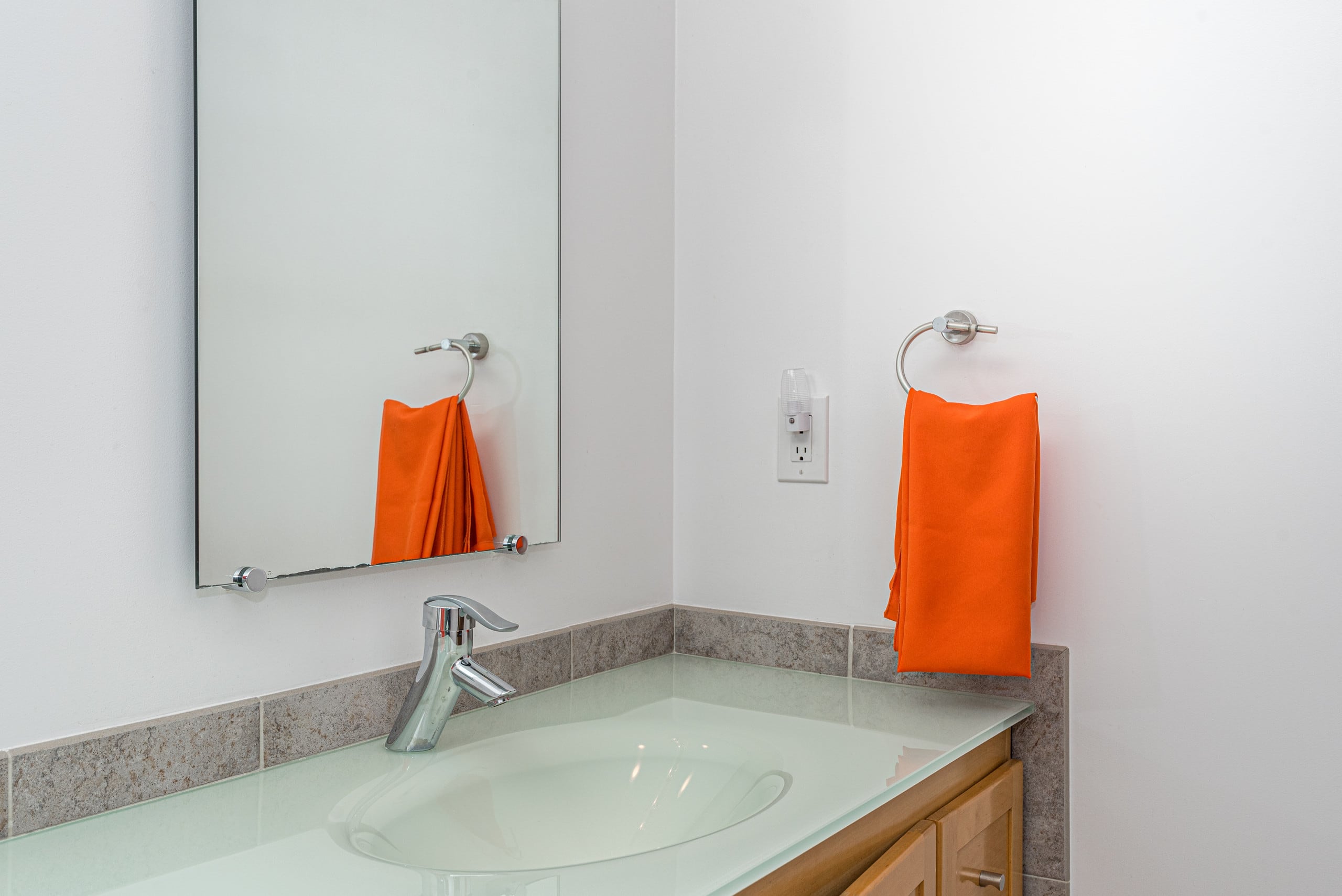 Home in San Francisco · ★5.0 · 2 bedrooms · 2 beds · 2 private baths - Image 39