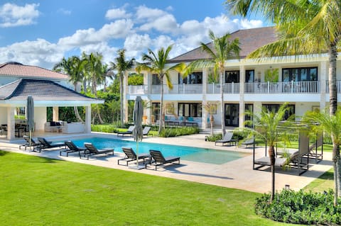 Golf view Villa with private GYM & Home Cinema