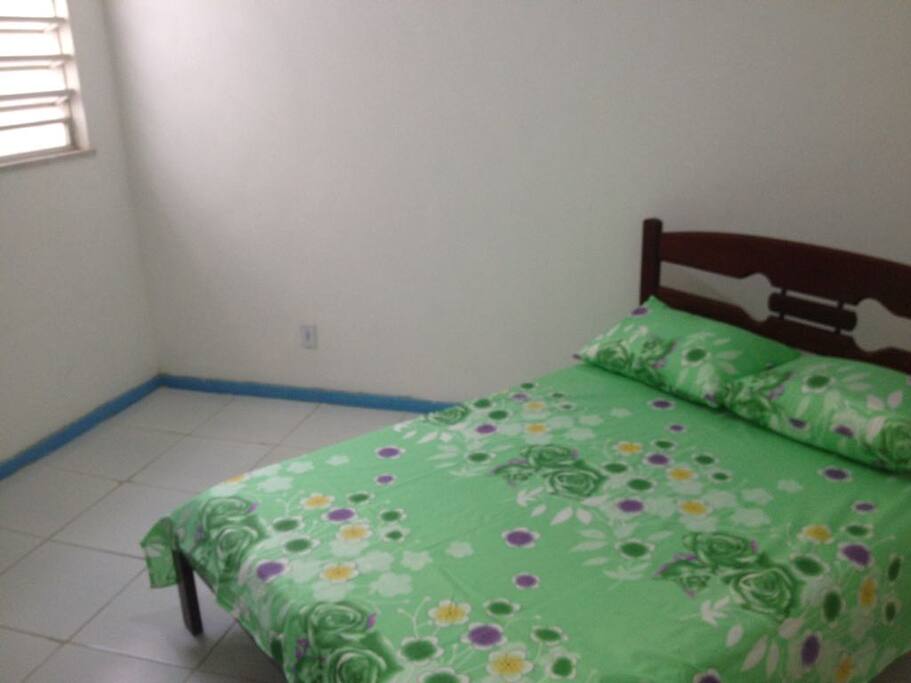Quarto com cama de casal