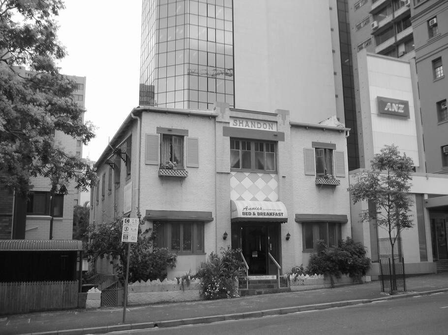 Annies Guest House