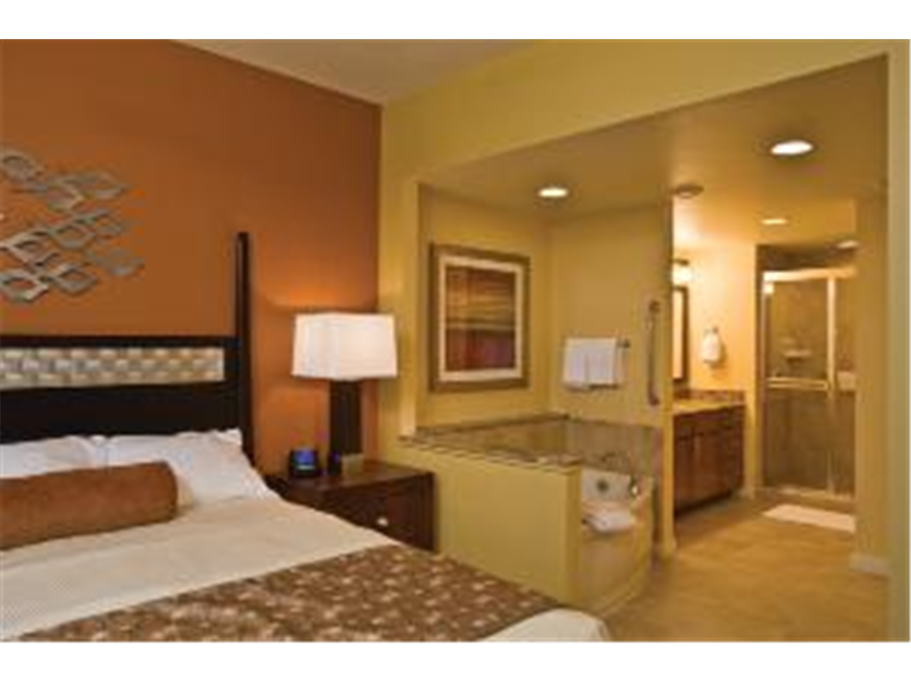 Example of Master Room with King size bed.