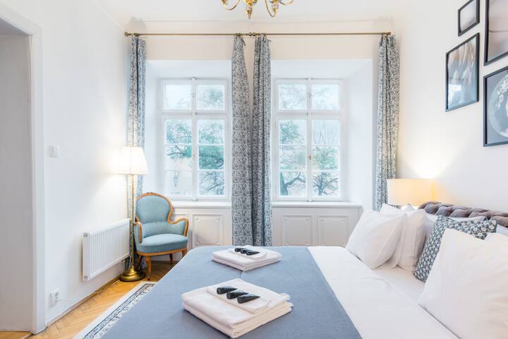 RCB3: Royal View Suite