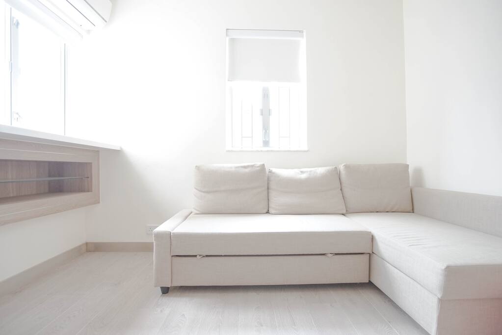 Colonial style living space | 簇新、傳統香港住宅
