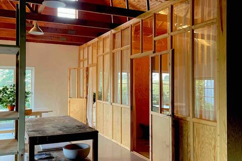 Studio accommodation, including breakfast!