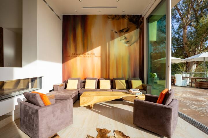 Private Bali Inspired Villa gallery image 2