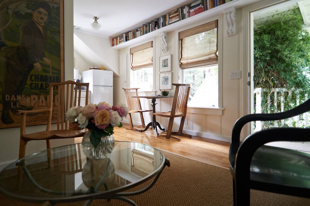 Sophisticated Carriage House 1 Bdrm Apartments for Rent in Mill