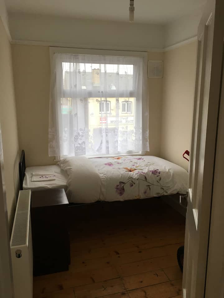 Cathedral Lodge - Single Room
