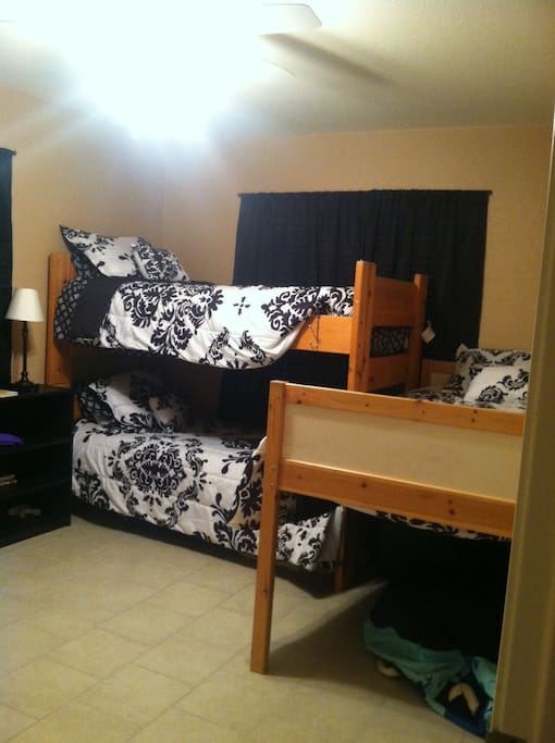 3 twin beds, room for air mattress or two, crib