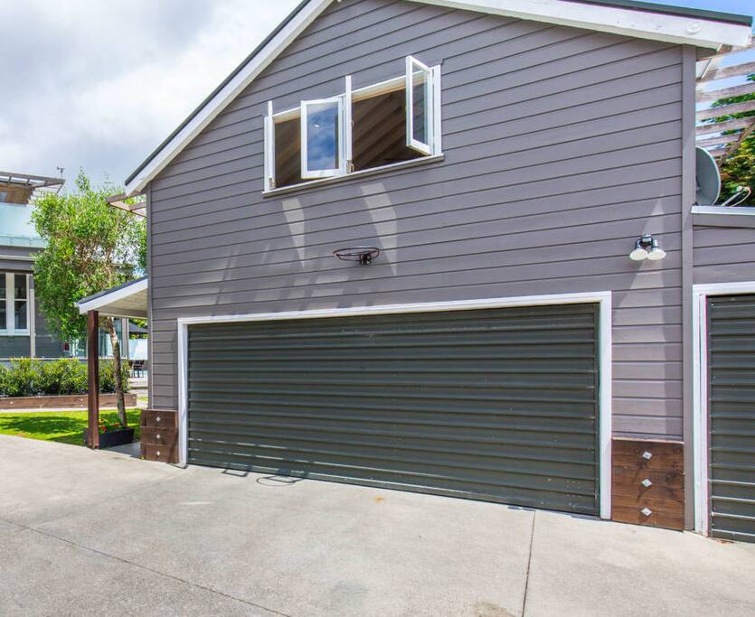 The self contained loft is above the Garage