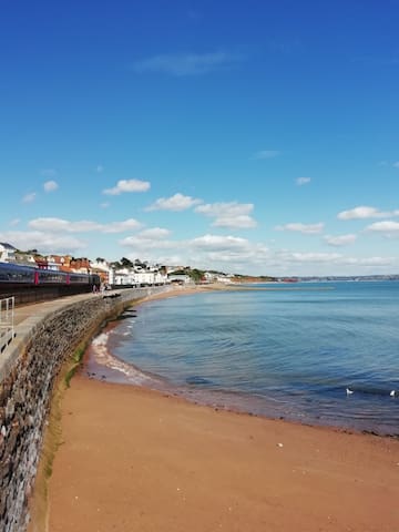 Double bedroom with private en-suite, Dawlish
