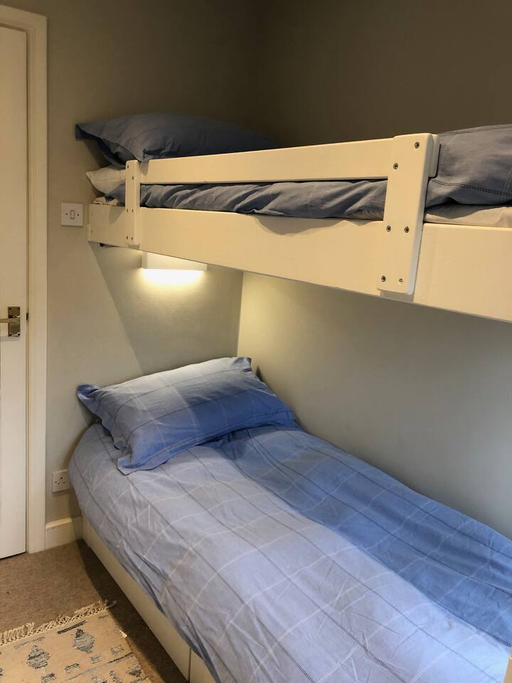 Bedroom 4, bunk beds