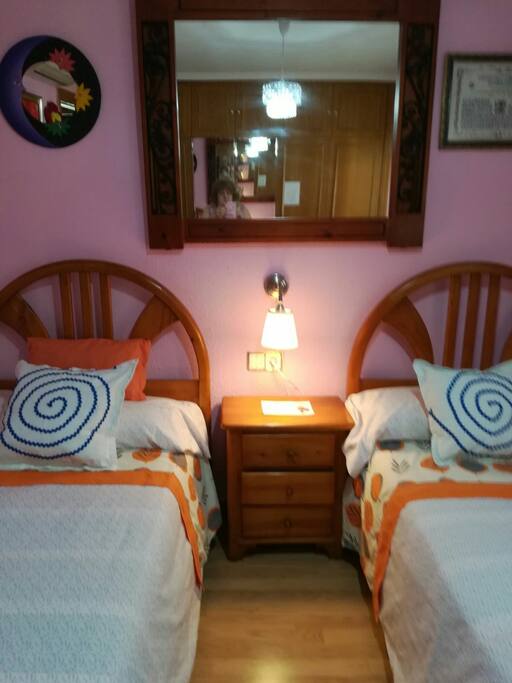 La habitación desde otro ángulo