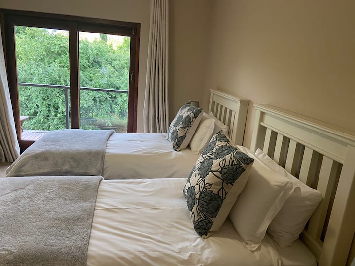 Chumba cha kulala cha 3 (vitanda 2 vya mtu mmoja)