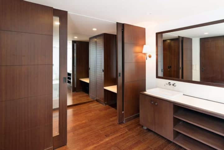 Full bathroom 1 image 1