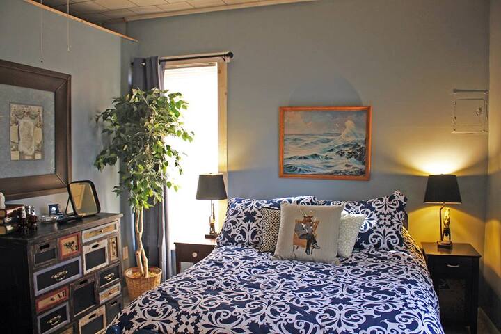 White Wagon Bed and Breakfast: Strictly Business