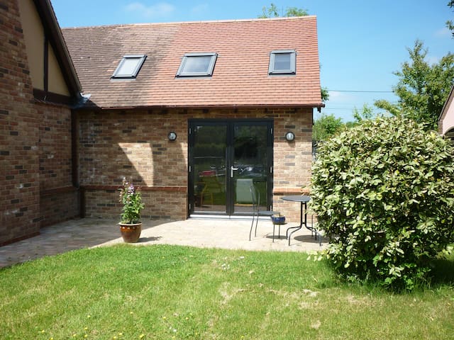 Self contained Annexe in lovely Sunny Suffolk