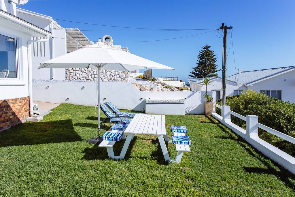 Unit B: Garden with a view