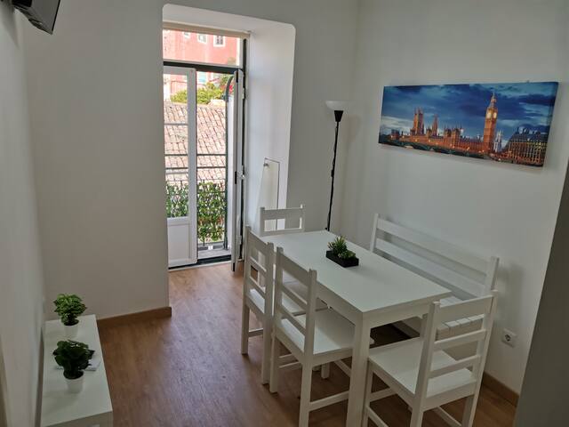 Elegant apartment in Mouraria VI