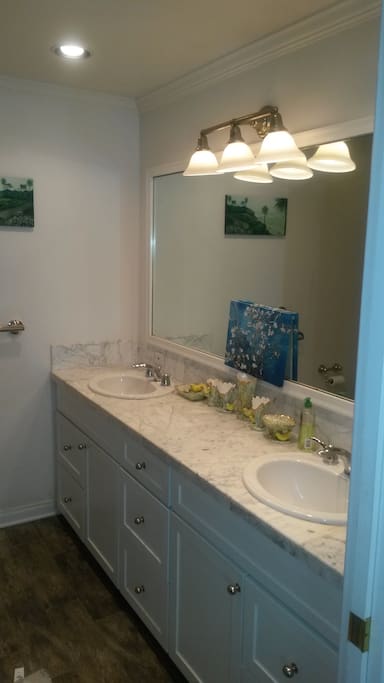 Entrance to Master Bath