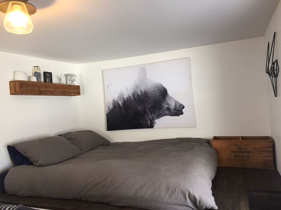 Queen size bed