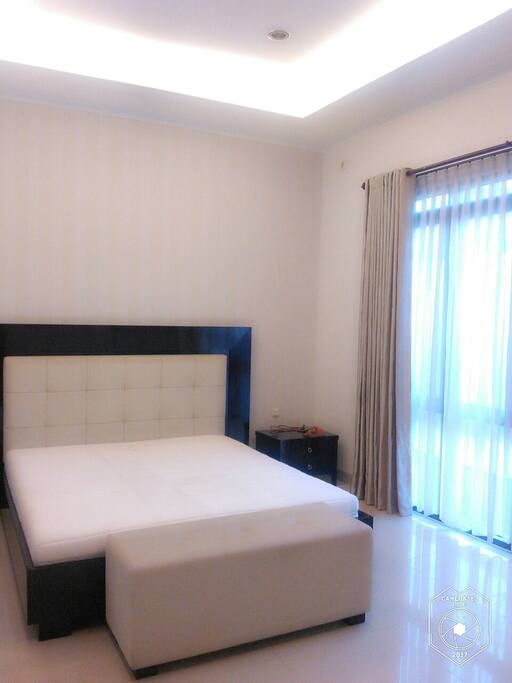 KAMAR TIDUR UTAMA