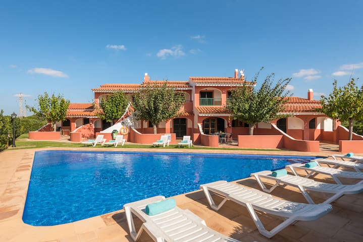 Apto. con piscina, WIFI,lavadora,cerca de la playa