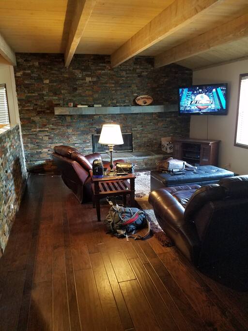 LIVING ROOM WITH FIREPLACE.