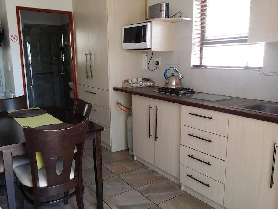 Room 1 Kitchenette