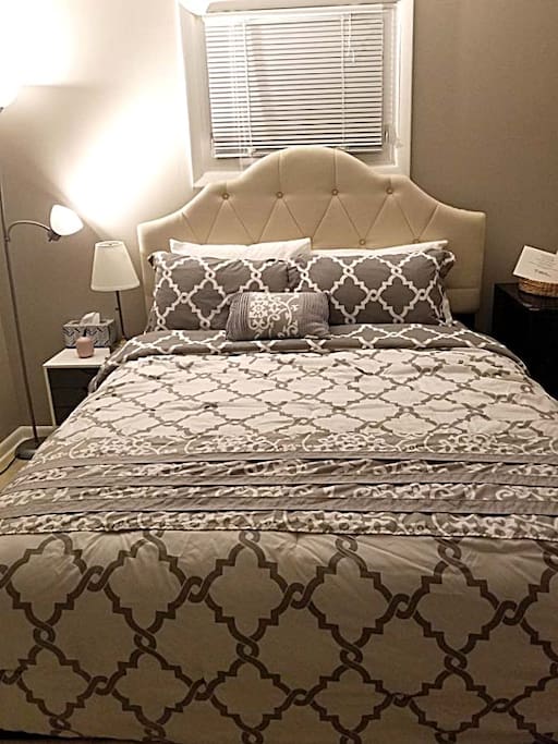 Beautiful & Comfortable Pillow Top Beautyrest Queen Size Bed!